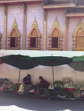 morning market outside of Pagoda
